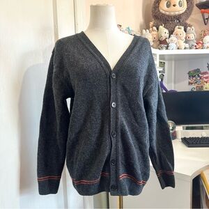 The wizarding world of Harry Potter 100% wool Gryffindor sweater cardigan